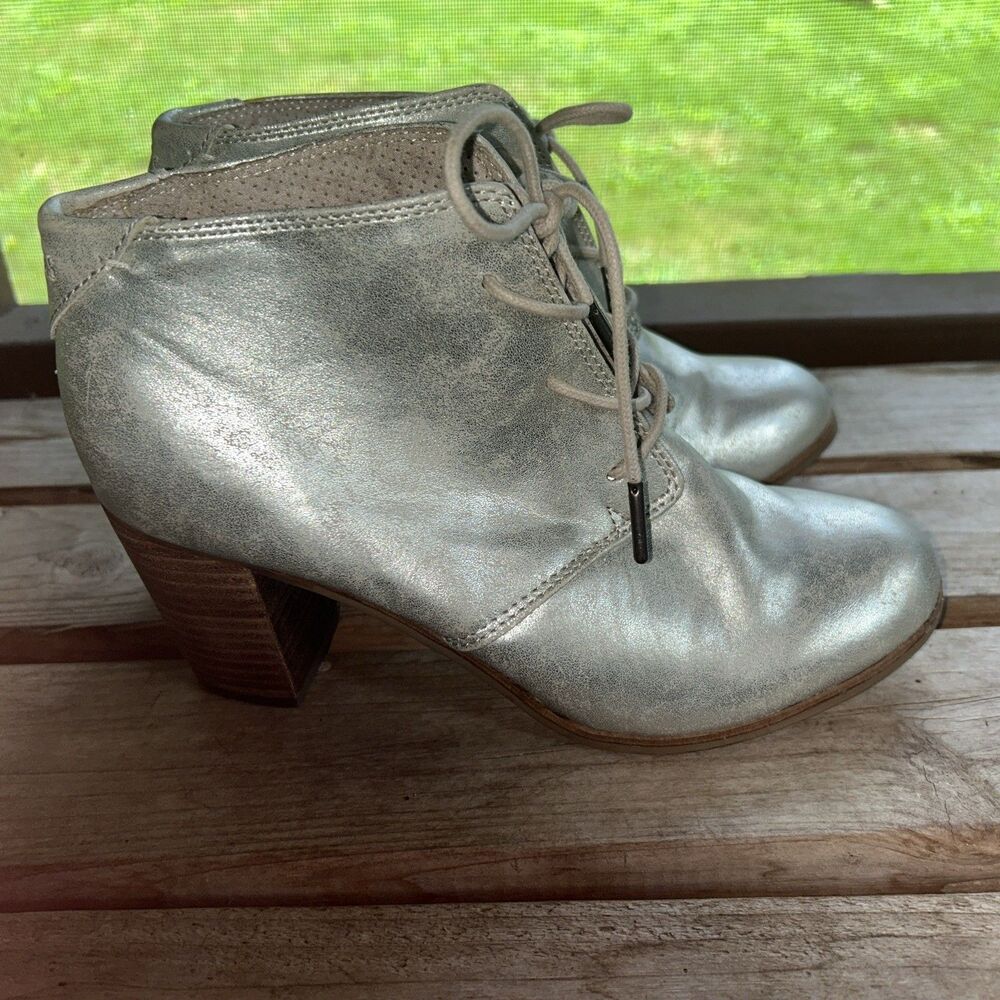 TOMS Metallic Silver 9M Women's Lace Up Block Heel Desert Bootie